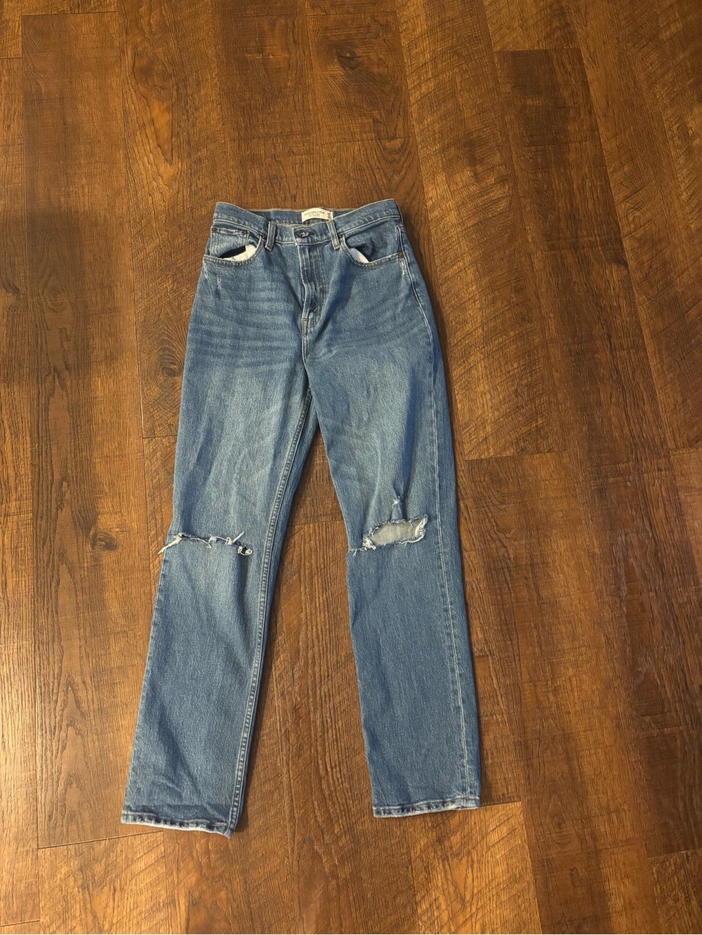 Abercrombie & Fitch Light-Medium Blue Straight-Leg Jeans with Knee Distress